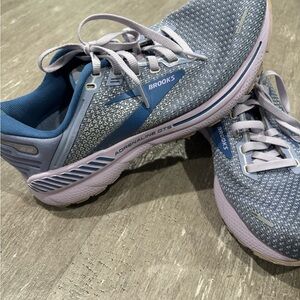 Brooks Blue and Gray Athletic Shoes with Breathable Mesh